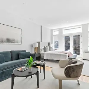 Luxe W Juliet Balcony In Upper East New York