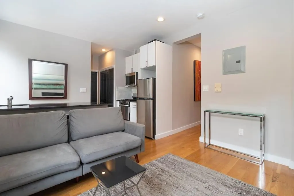 Renovated Lower Eastside 2Br Washer Dryer New York