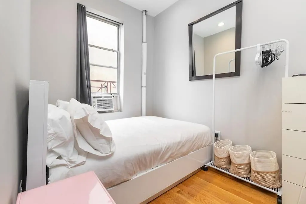 Renovated Lower Eastside 2Br Washer Dryer New York USA